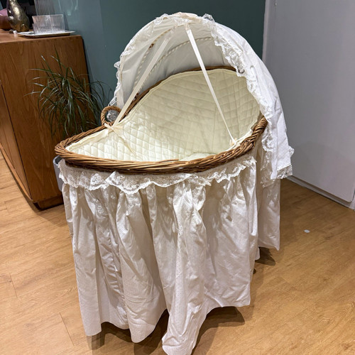 Antique oval moses - oval, basket/crib