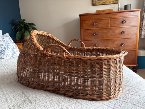 Beautiful willow moses basket