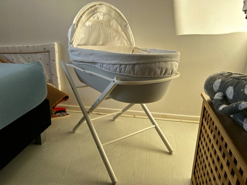 Shnuggle oval moses basket - oval,