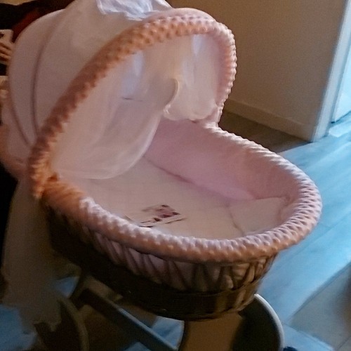 Pink oval moses basket with - moses,