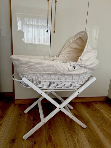 White wicker moses basket set - white,